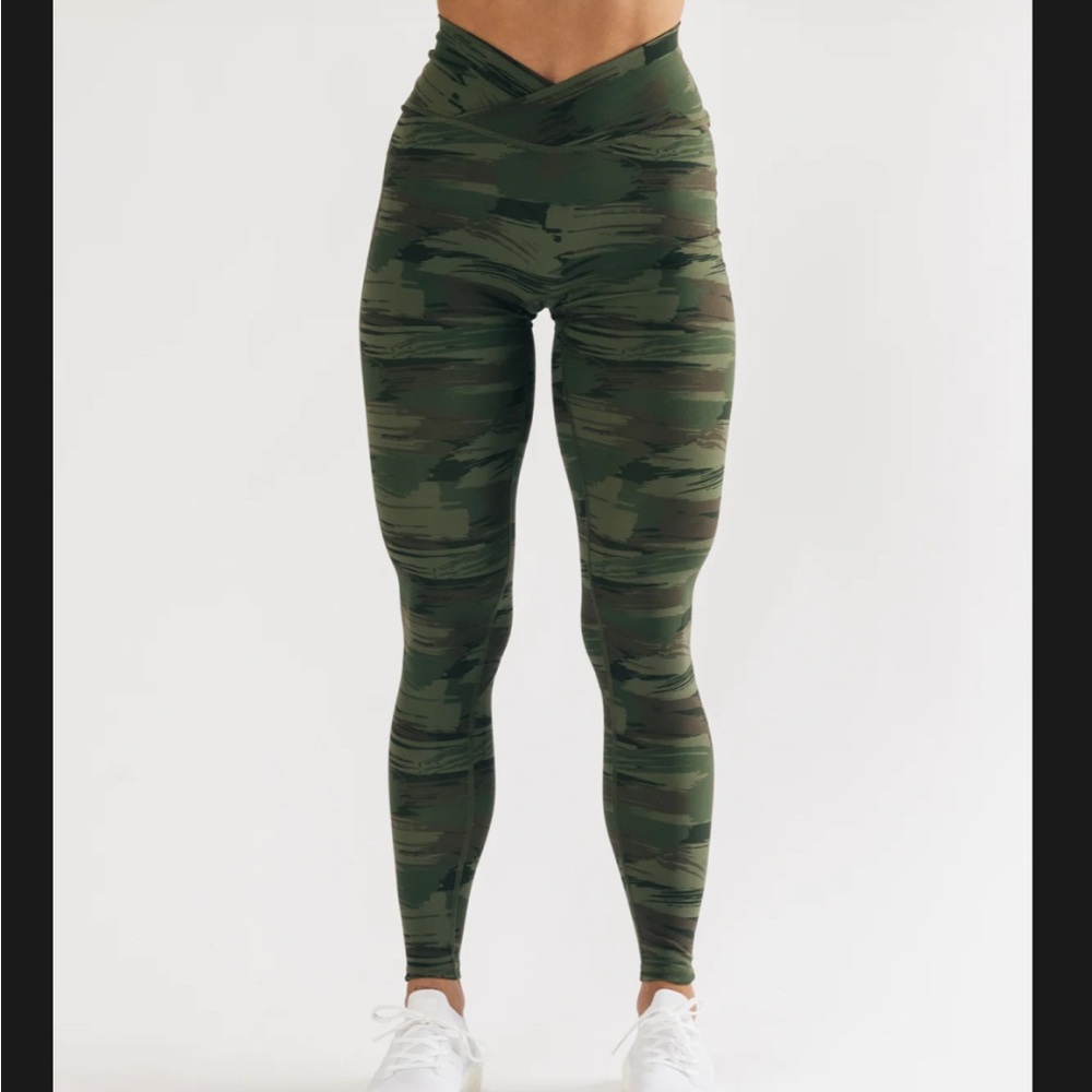 Alphalete Surface Leggings